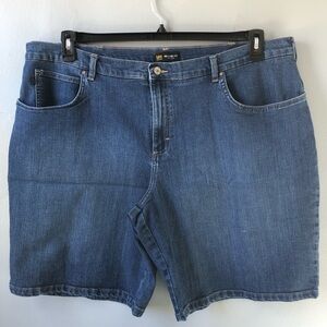 Lee Relaxed Fit Mid Rise Jean Shorts | 22W